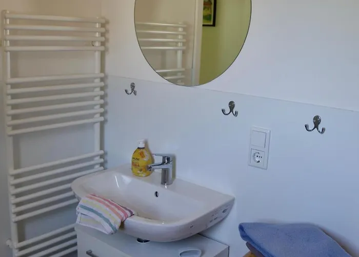 Semesterbostad Gaestehaus Im Sayntal-tiny Haus